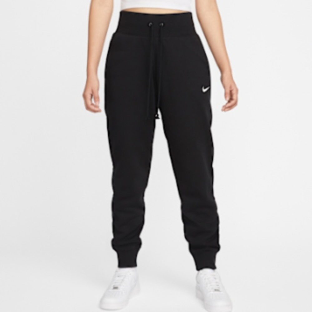 Nike Sportswear Phoenix Fleece in Black sz S